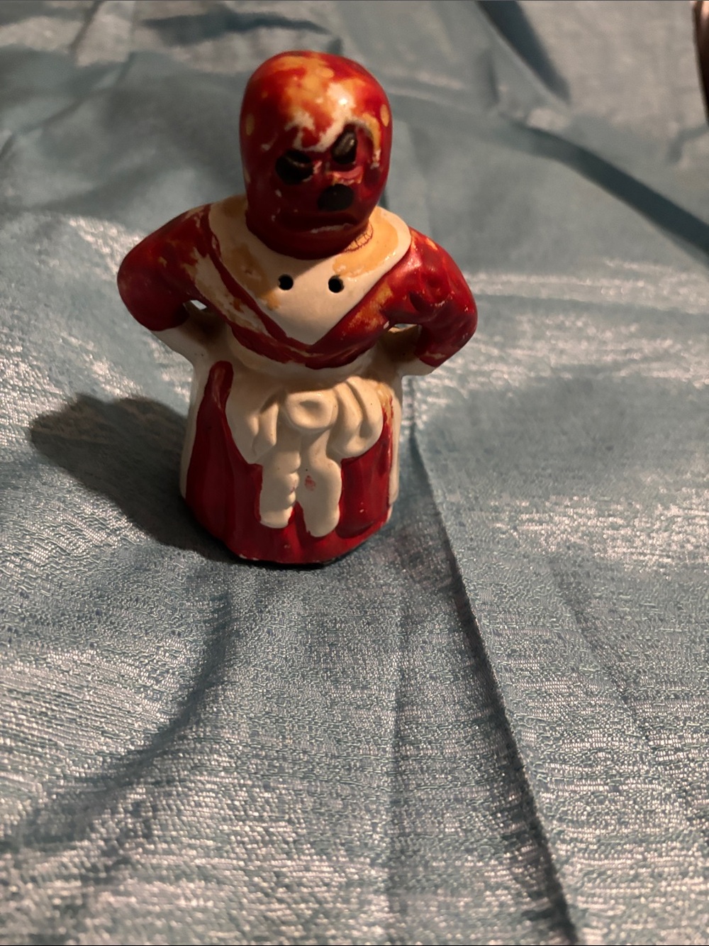 Vintage Ceramic Figurine in Red and White - Picture 3 of 8
